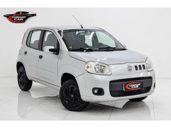FIAT UNO 1.0 VIVACE 8V FLEX 4P MANUAL FIAT UNO 1.0 VIVACE 8V FLEX 4P MANUAL